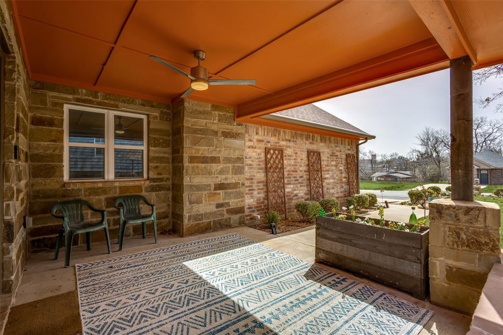 409 W Johnson Street, Denison