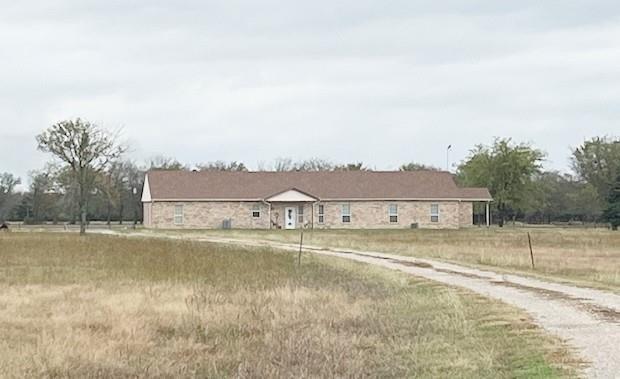 1365 Signal Road, Quinlan