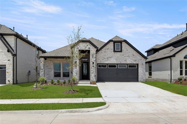 2409 Belmont Road, Melissa