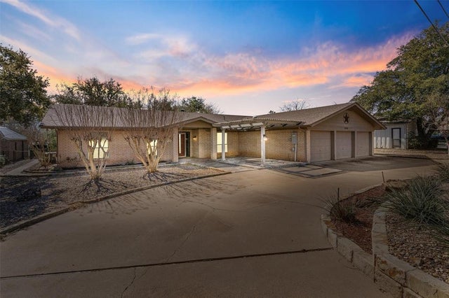 5703 Choctaw Drive, Granbury