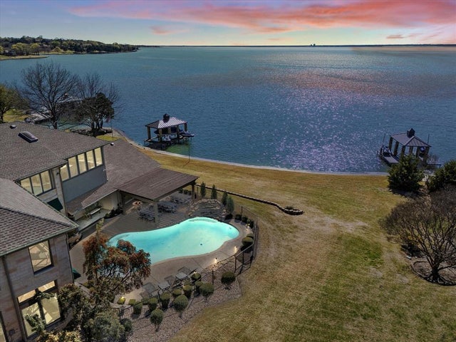 16 Lakeway Drive, Heath