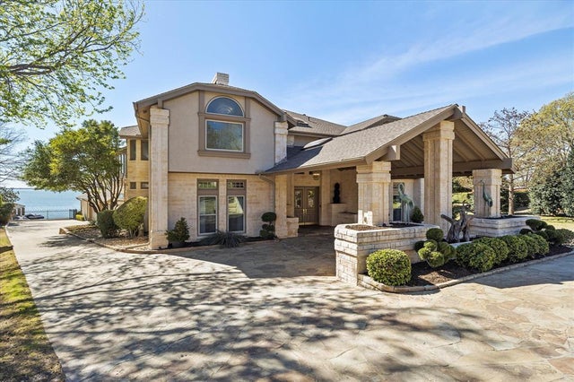 16 Lakeway Drive, Heath