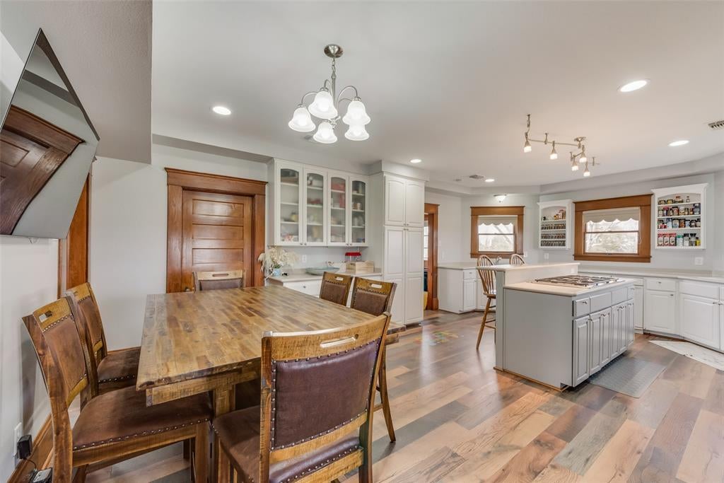 2749 Fm 983, Red Oak