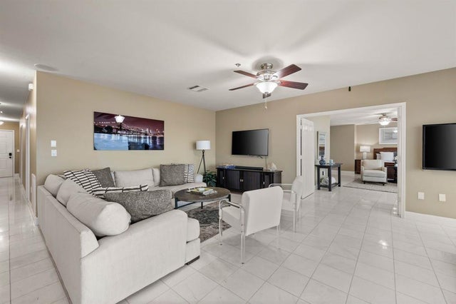 3575 Lone Star Circle 607, Fort Worth