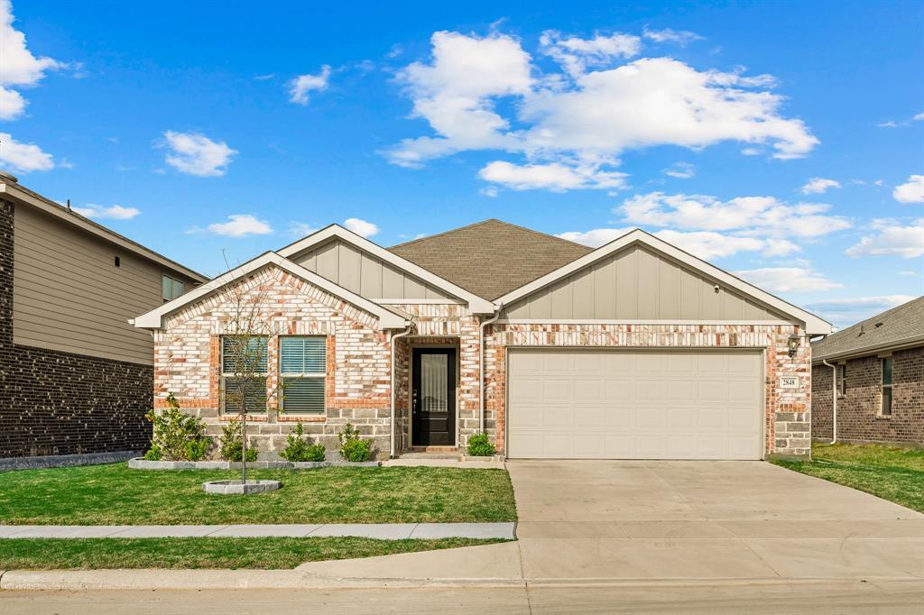 2848 Fox Trail Lane, Fort Worth