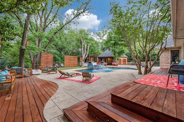 11484 Strait Lane, Dallas