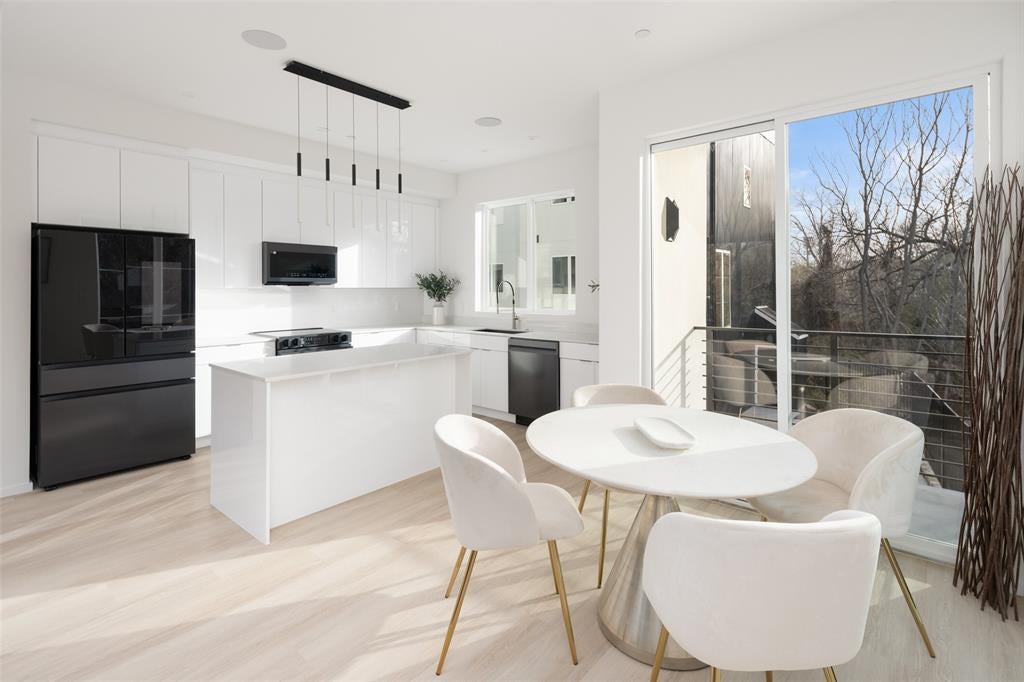 4811 Denton Drive 106, Dallas