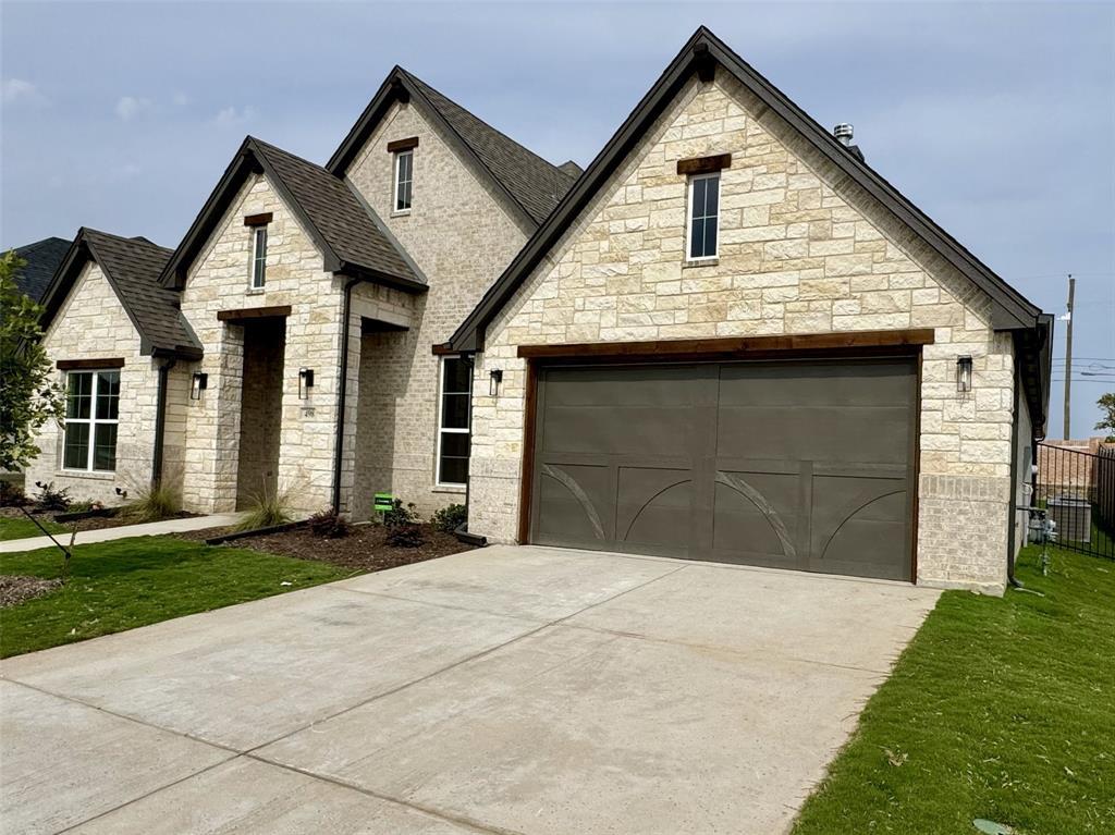 610 Golden Crest, Haslet