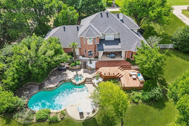 310 Hampton Court, Fairview