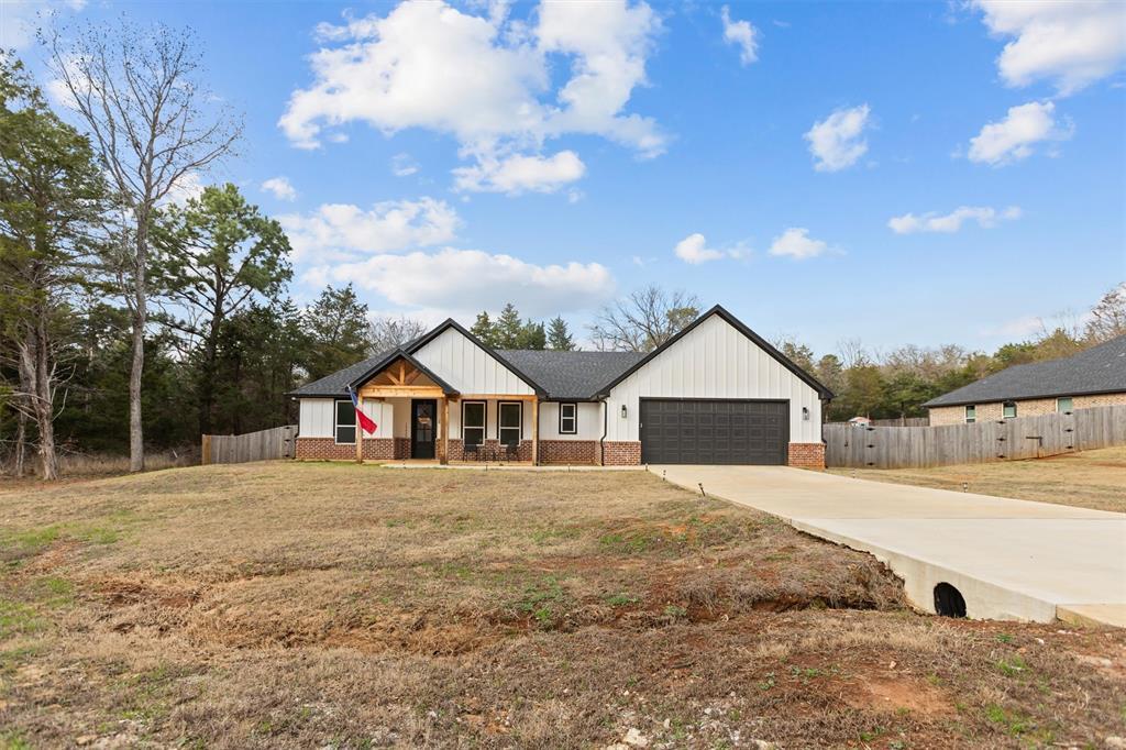 19438 Cedarpark Place, Lindale