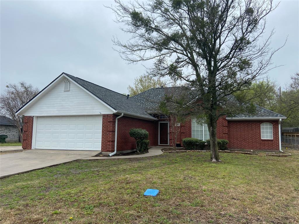 1102 N Main Street, Leonard