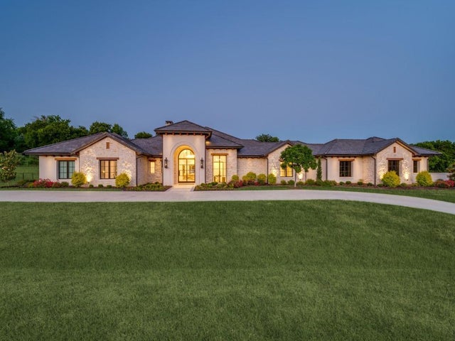 620 Redwood Creek Drive, Fairview