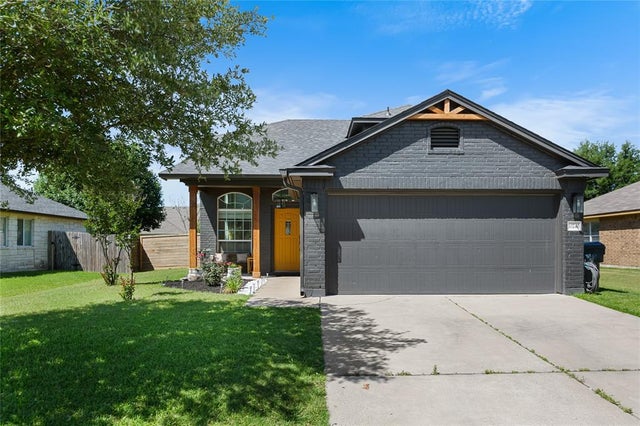 10240 Marigold Road, Waco