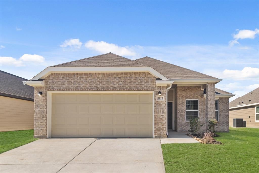 1020 Wind Drift Way, Fort Worth