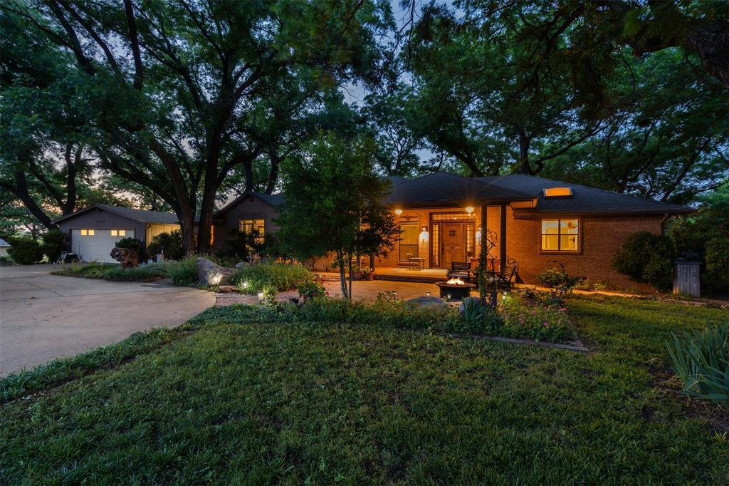 1820 Long Creek Court, Granbury