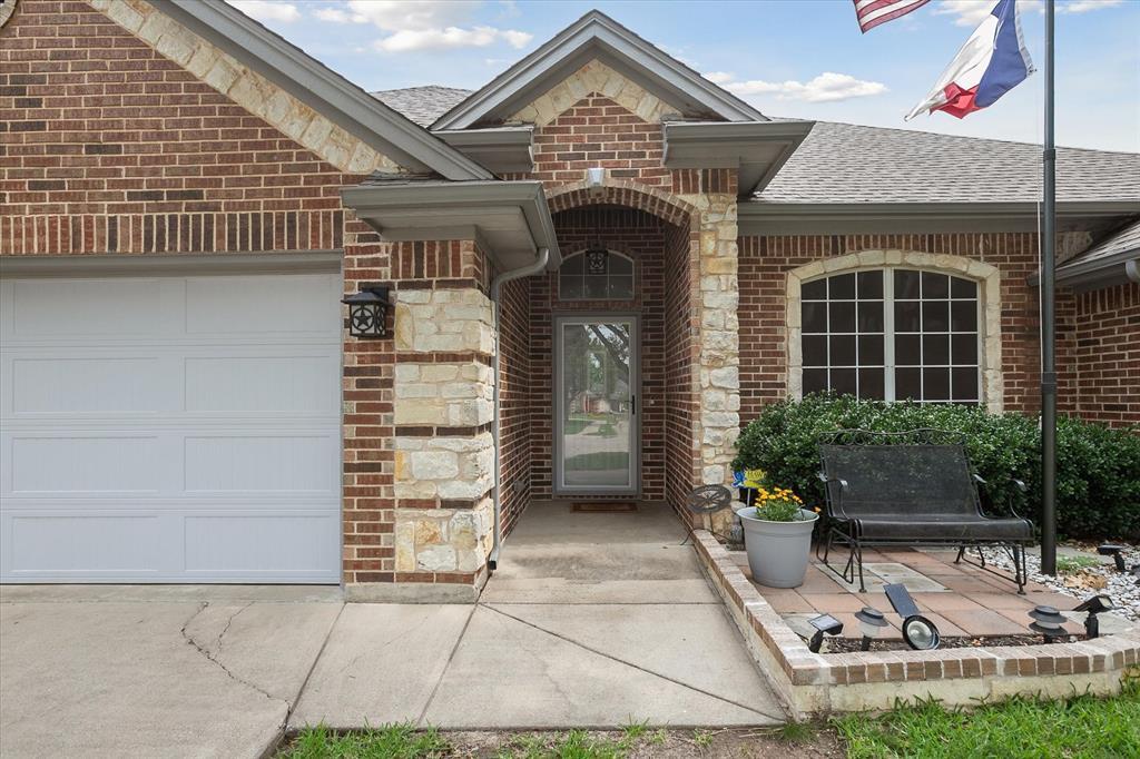 568 Willowview Drive, Saginaw