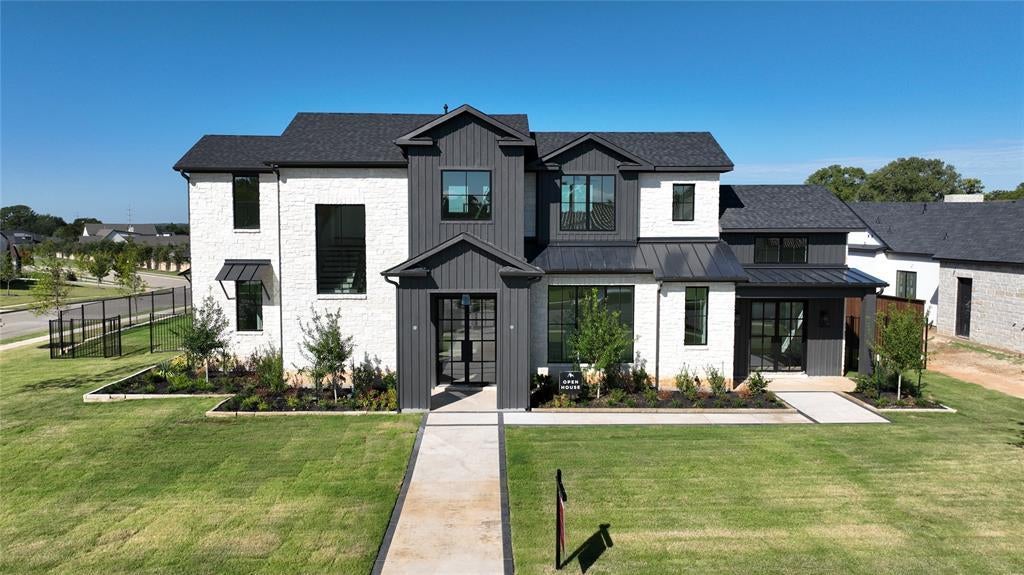 5902 Preston Way, Colleyville