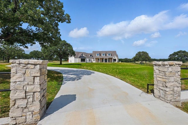 623 Lake Valley Road, Sunset