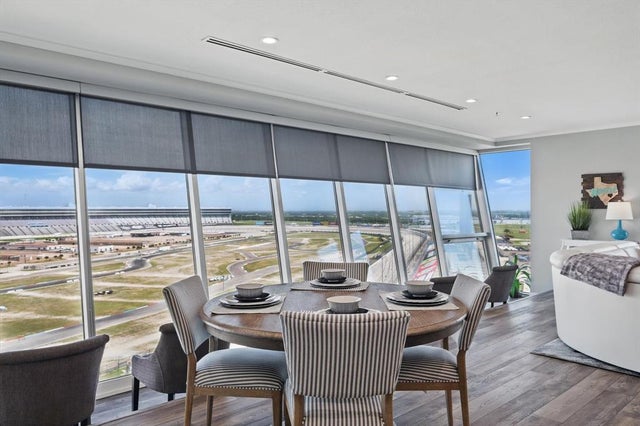 3575 Lone Star Circle 712, Fort Worth