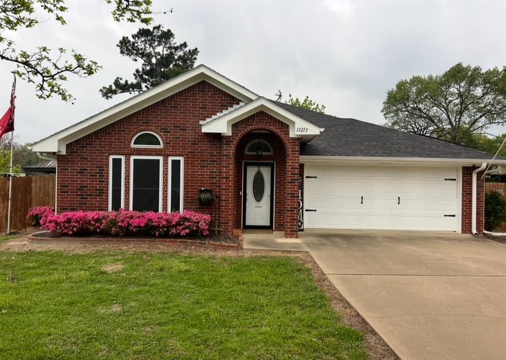 13213 Lauren, Lindale