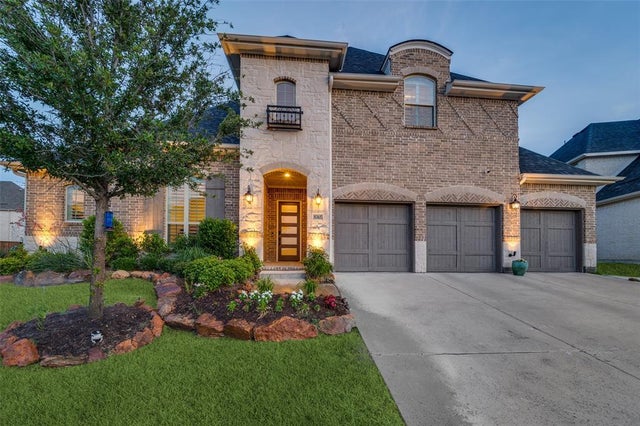 8365 Western, The Colony