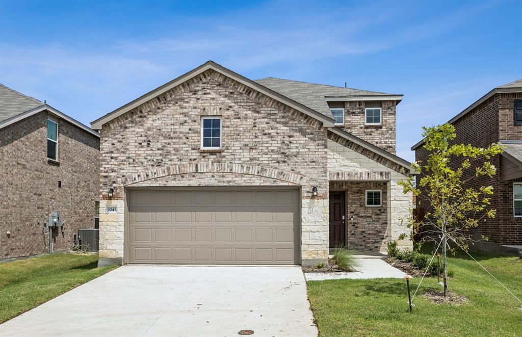 1041 Clear Dusk Lane, Forney