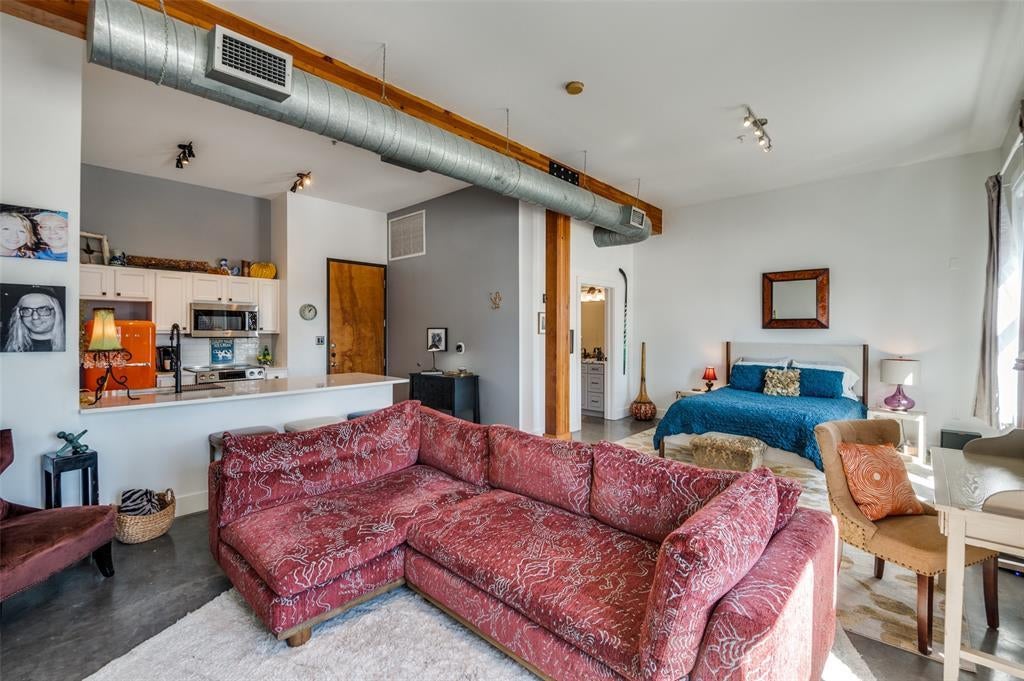 2502 Live Oak Street 322, Dallas