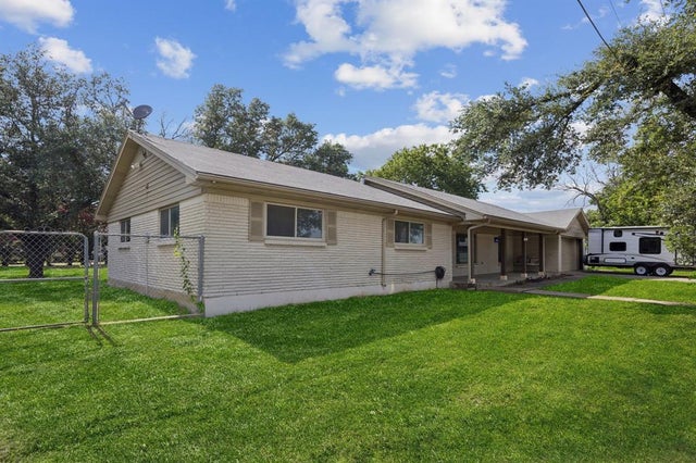 403 N Baugh Street, Alvarado