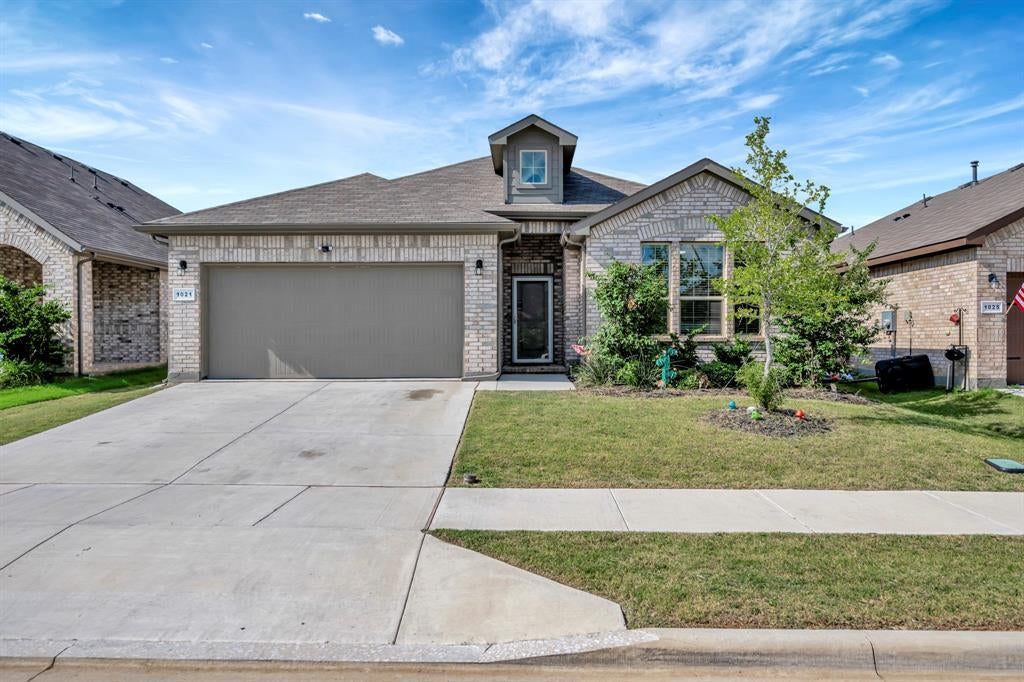 1021 Croxley Way, Fort Worth