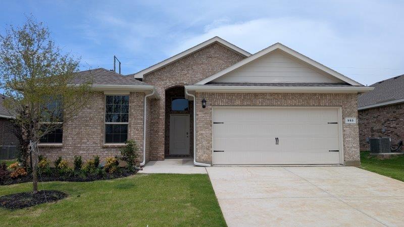 953 Traction Trail, Cleburne