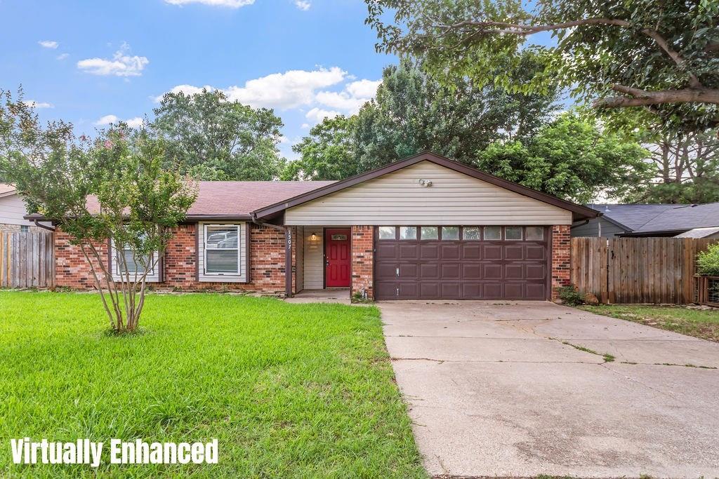 1507 Cimarron Trail, Grapevine