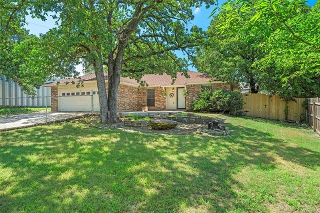 1517 Willow Wood Drive, Azle