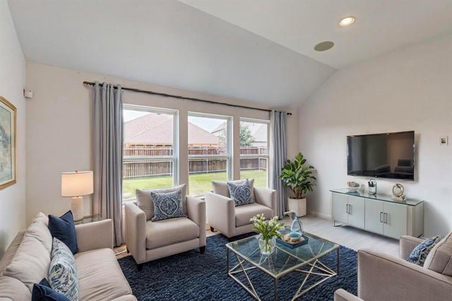 2707 Ash Avenue, Melissa