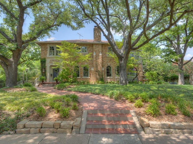 2401 Stadium Drive, Fort Worth