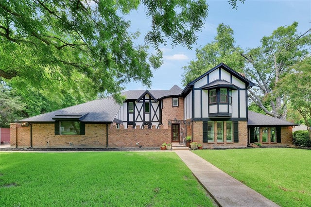 501 Cottonwood Place, Fairview