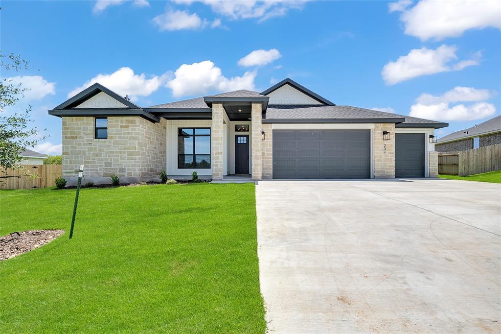 231 Lasso Loop, Lorena