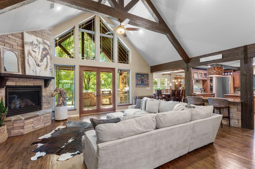 1402 Lakeview Boulevard, Denton