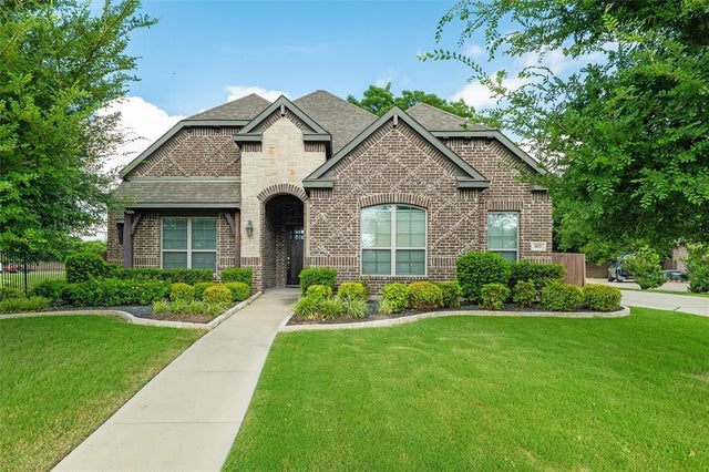 103 Water Garden Drive, Waxahachie