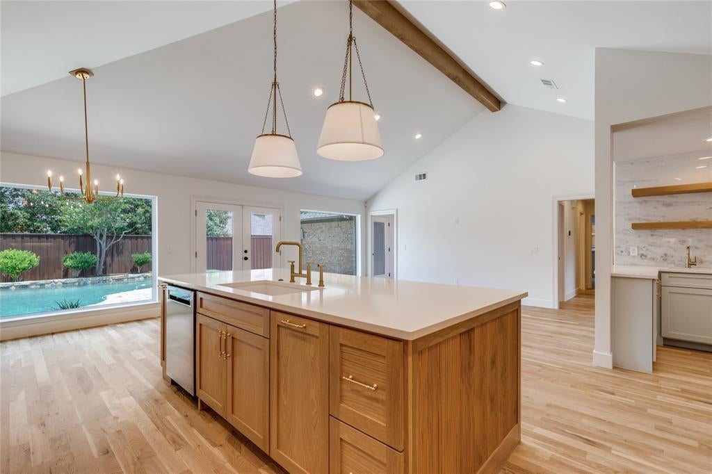 5909 Kenswick Court, Dallas