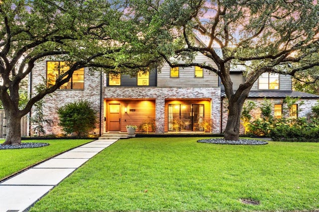 10915 Snow White Drive, Dallas