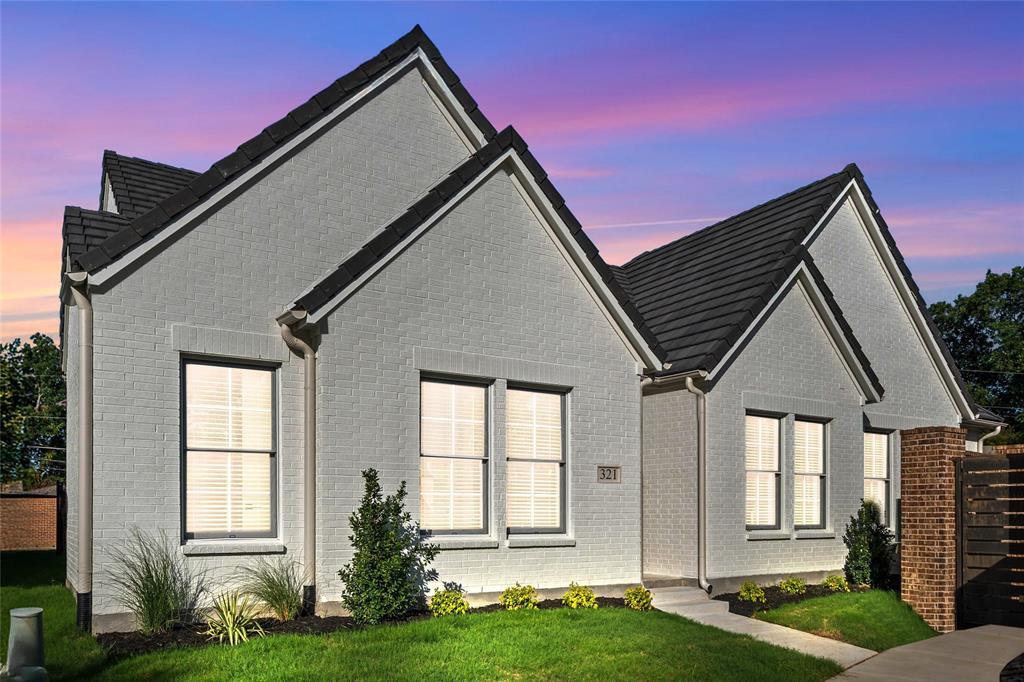 321 Magnolia Lane, Westworth Village