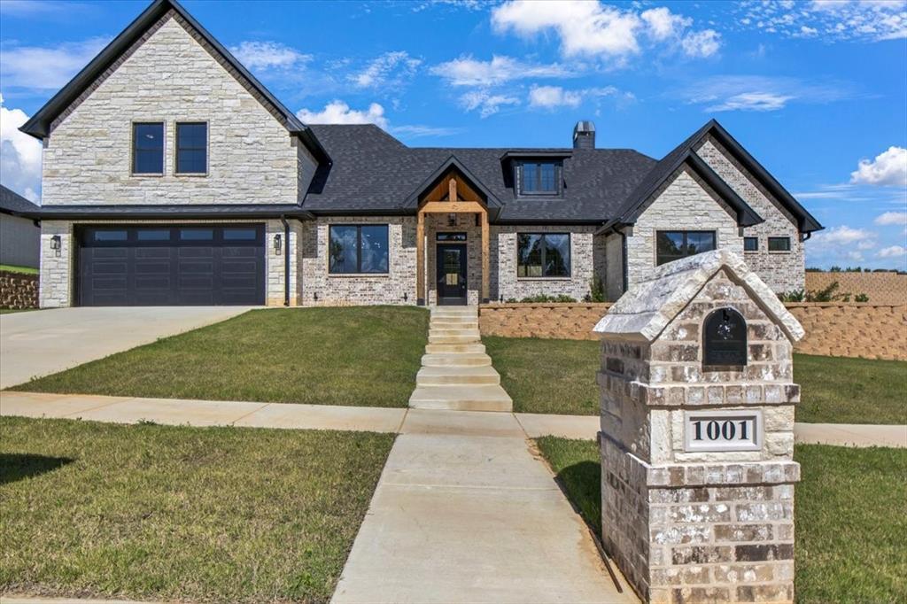 1001 Mallard Drive, Lindale
