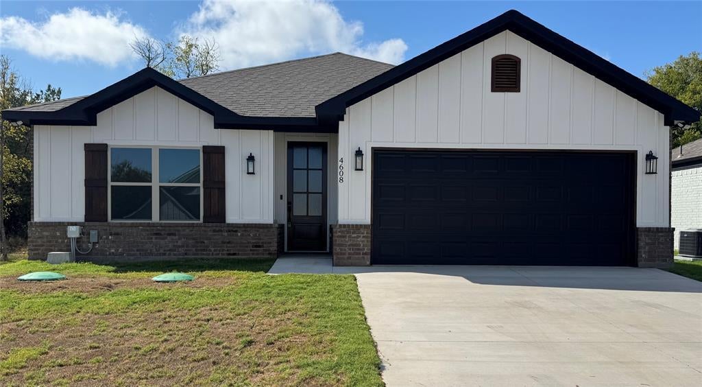4608 Eagle Nest Court, Granbury