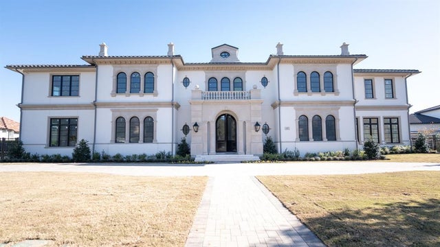 402 Lakeway Drive, Allen