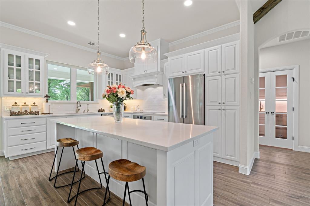 100 Private Road 14431, Blum