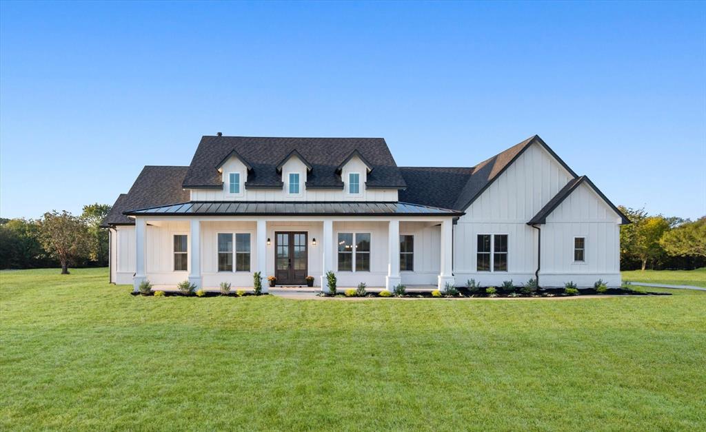 310 Clubhouse Drive, Corsicana