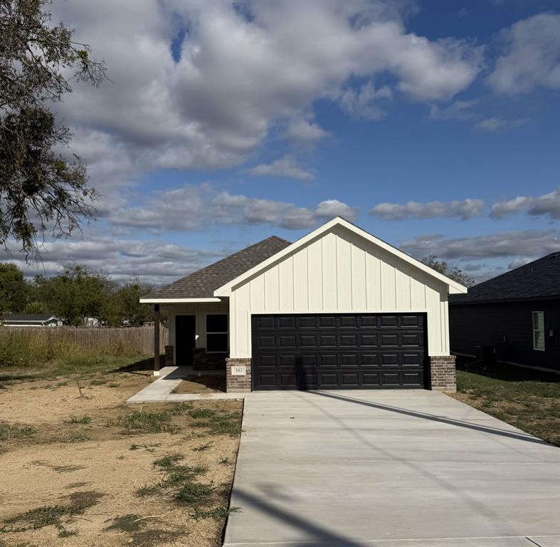 301 S Lamar Street, Itasca