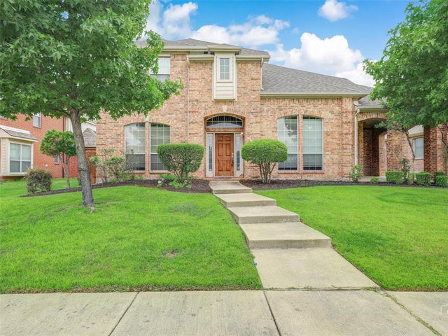1041 Crystal Lake Drive, Frisco