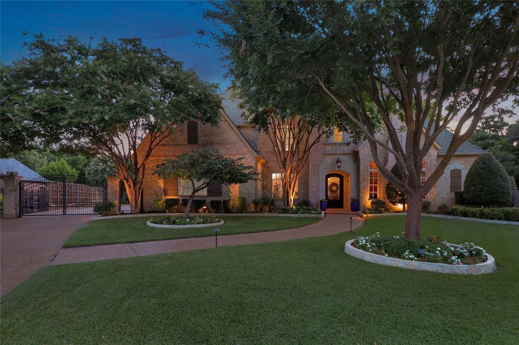 912 Chateau Court, Colleyville