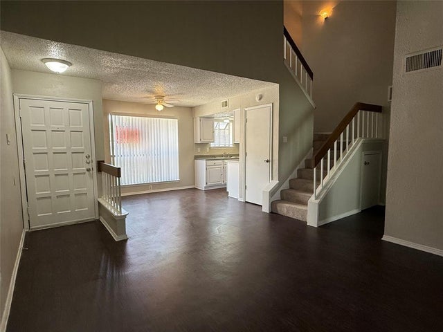 Photo of Listing #21000129